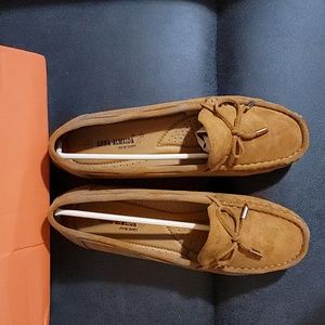 Brown moccasin flats